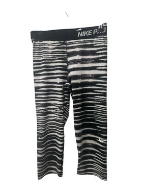 Nike Pro athletic capri leggings in a black and white zebra print women’s size M